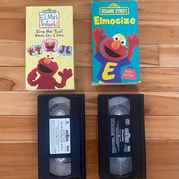 Lot Of 2 Sesame Street Elmocize & Elmo’s World Two Hand Ear Feet VHS Video Tapes - Picture 2 of 2